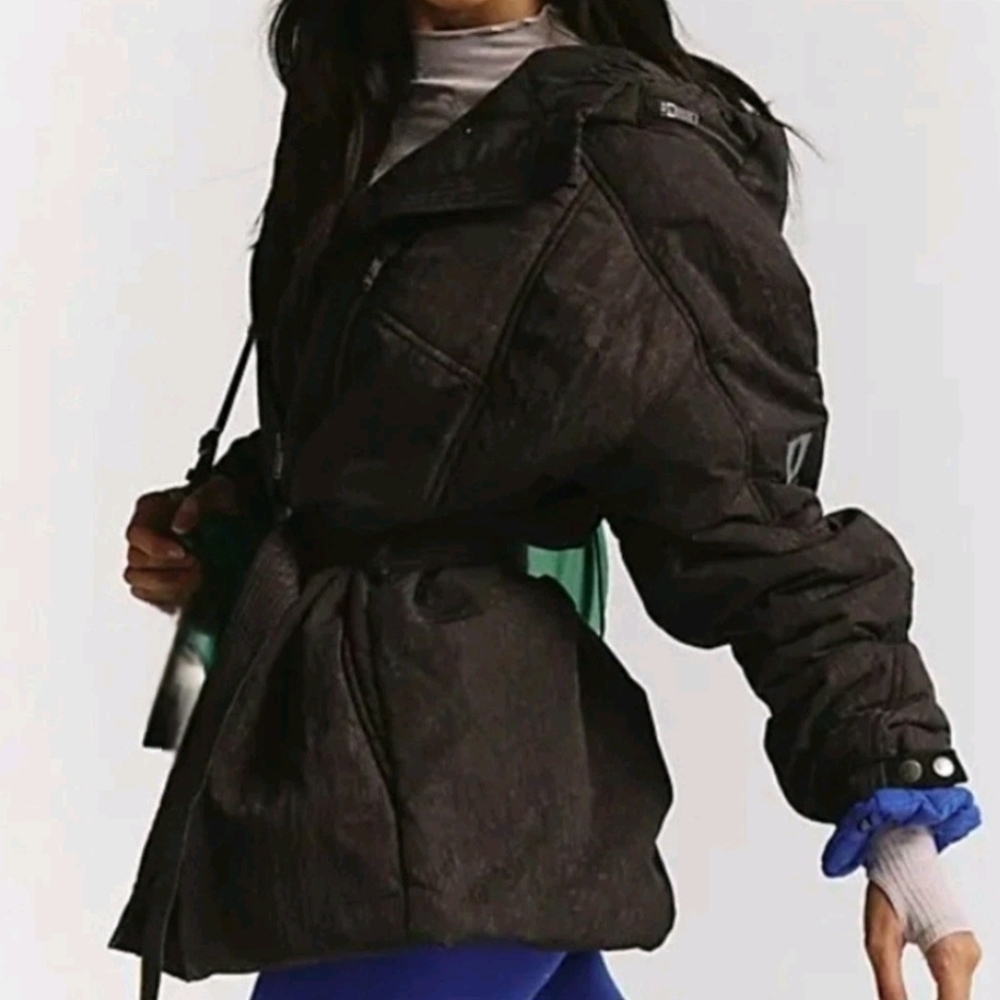 FP Movement Tricked Out Trek Utility Puffer Jacket in a black wash combo - Picture 6 of 6